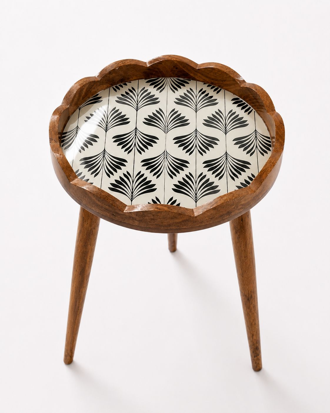 Scallop Table Noir Leaf