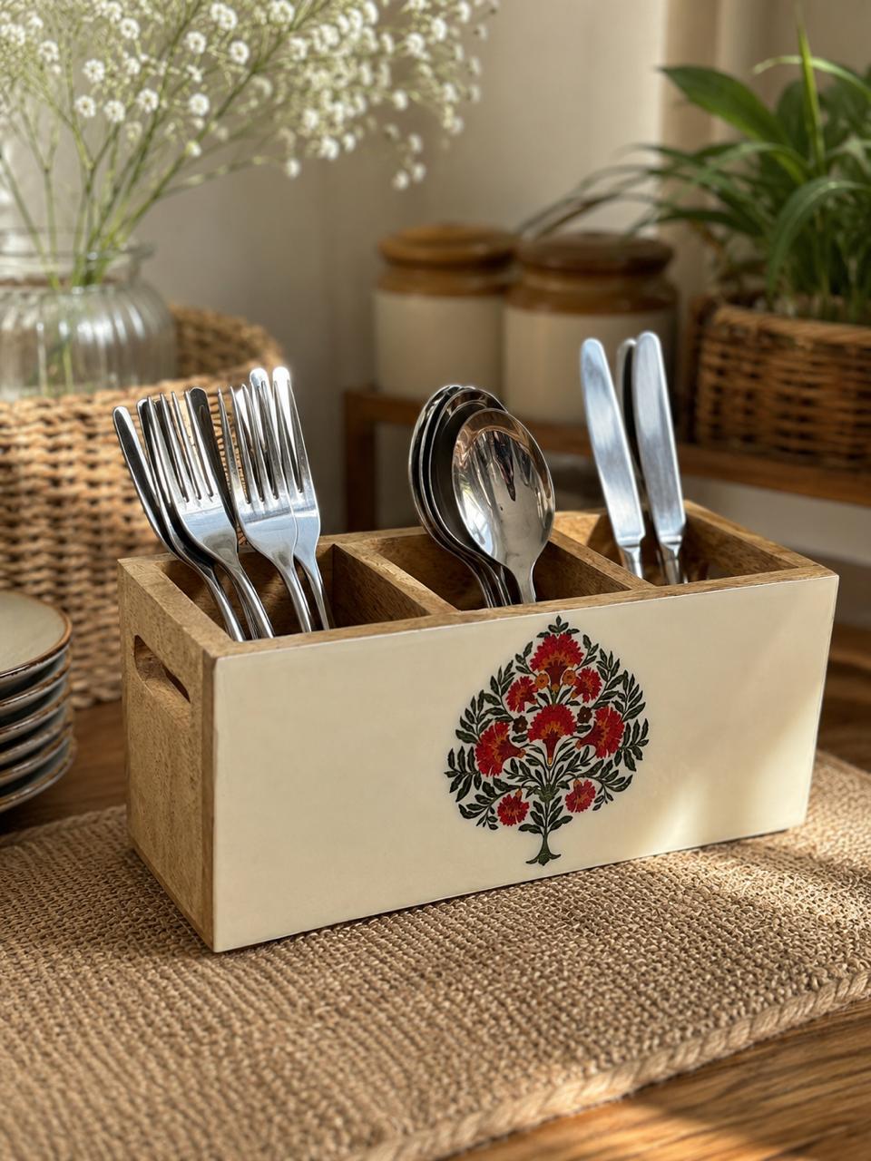 Gulmohar Gift Combo - Scallop Tray & Cutlery Holder
