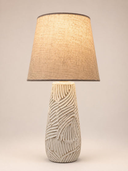 Flower carving table lamp