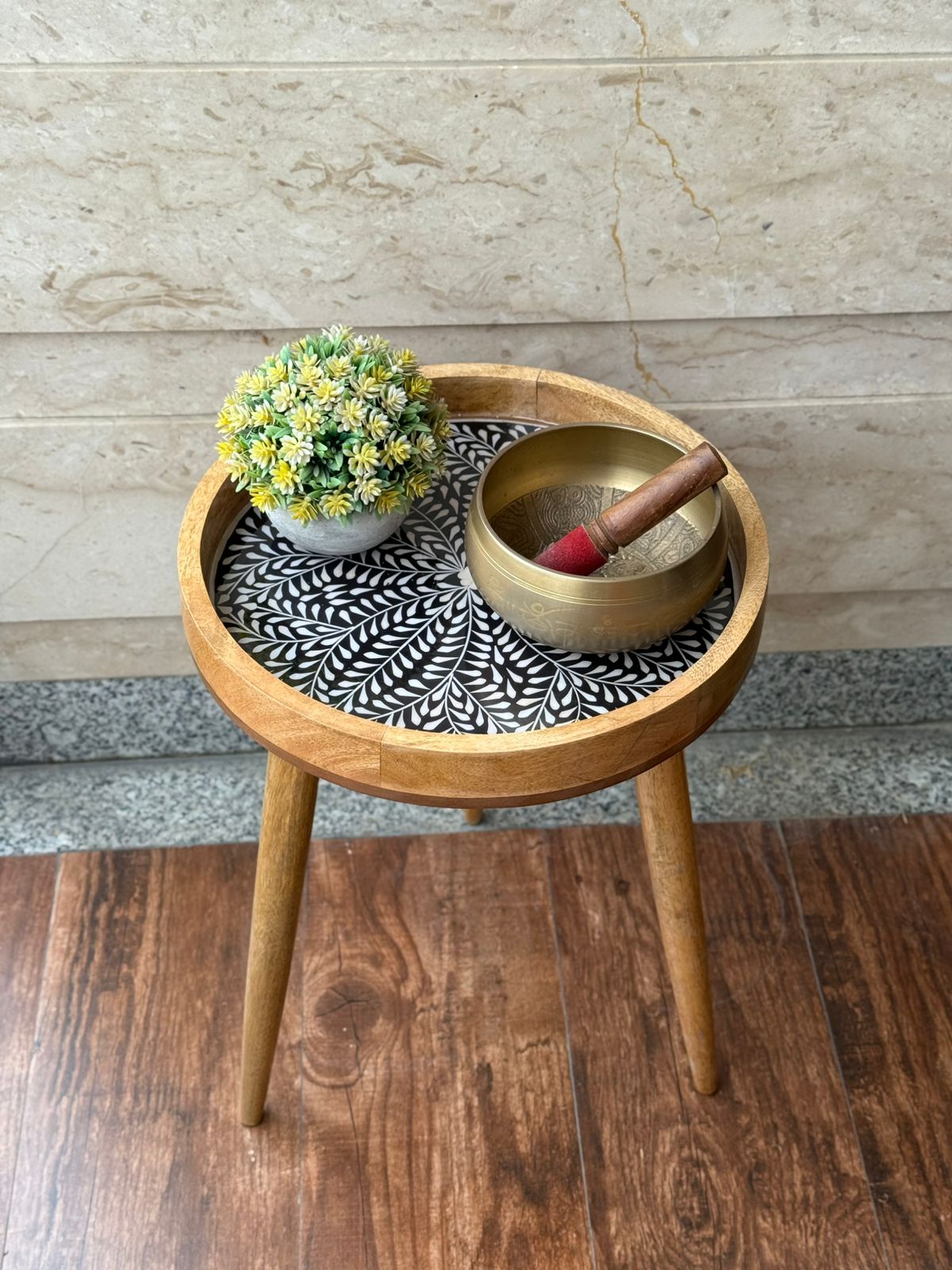 Black Leaf Table