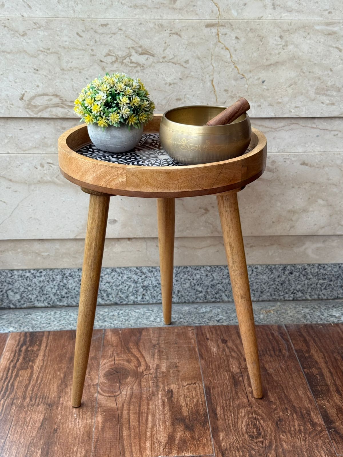 Black Leaf Table