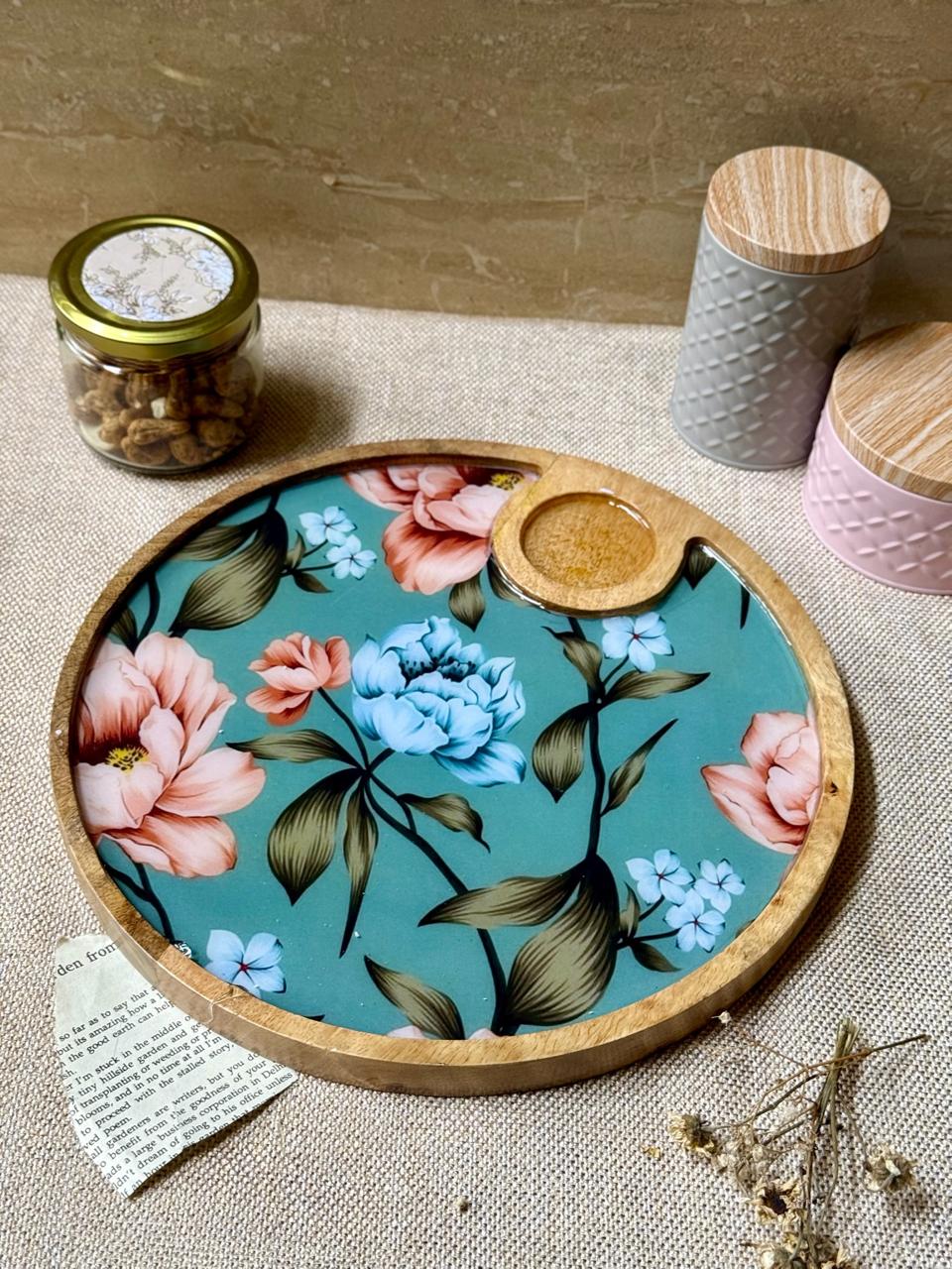 WOODEN CHIP AND DIP PLATTER